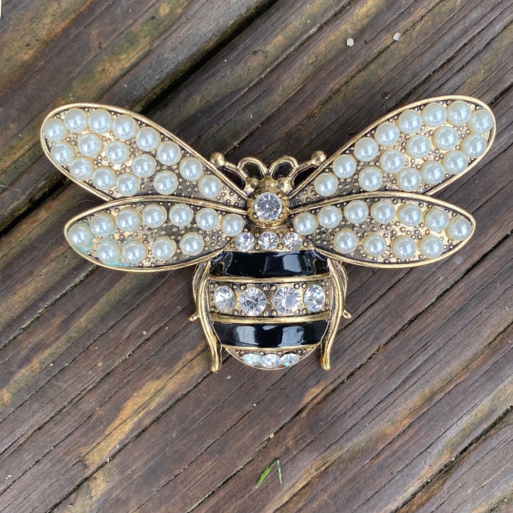 Bumblebee brooch
